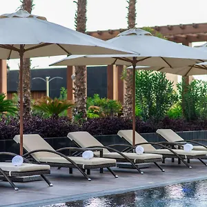 Otel Movenpick And Residences